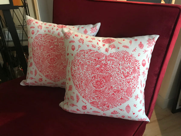 FLOWER HEART art Throw Pillow